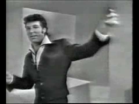 It's-not-unusual Tom Jones sexy in 1964 - it's not unusual
